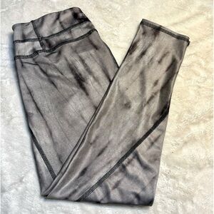 #EVCR Leggings Medium Capris Grey Silver Mineral Wash Design Stretchy Athletic
